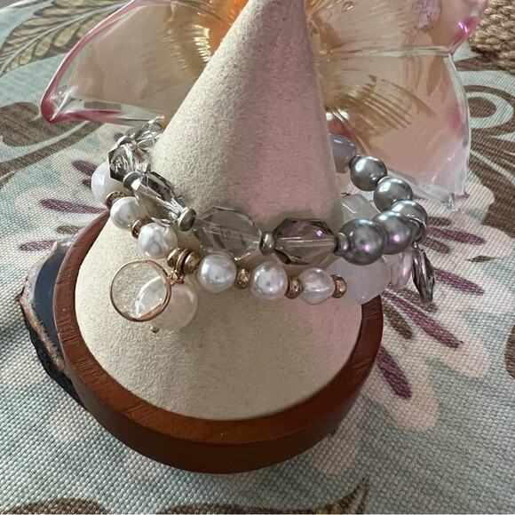 Beaded Stretch Bracelet - Picture 8 of 9